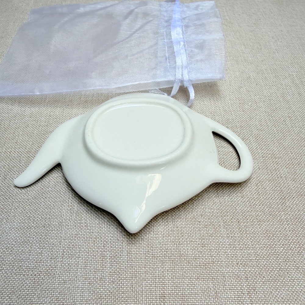 Blue and White Teapot Shaped Teabag Holder in Gift Bag - Picture 5 of 6